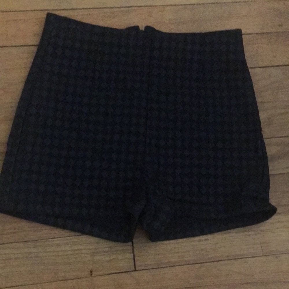 Women’s Black Patterned High-Waist Shorts